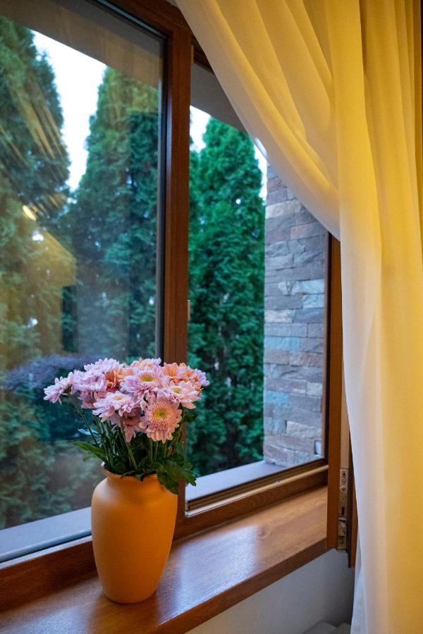 Hotel Bohemia Bacau Bagian luar foto